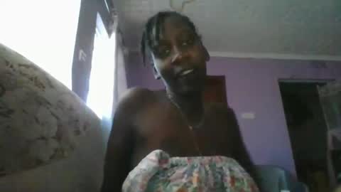 Snapshot of missheat357705 chatting on November 10, 5:39 am missheat357705 online show from November 10, 5:39 am