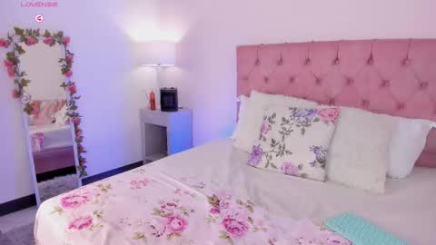 Melany Hiller online show from February 11, 2:49 am