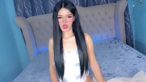Snapshot of missionary_addiction_cumshot chatting on November 2, 5:10 am im your queen steffie online show from November 2, 5:10 am