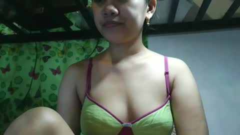 Snapshot of missjona08 chatting on October 11, 3:28 am Jona online show from October 11, 3:28 am