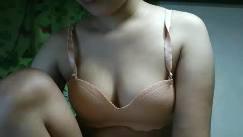 Snapshot of missjona08 chatting on October 27, 11:14 am Jona online show from October 27, 11:14 am