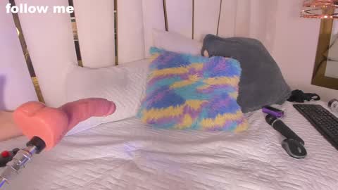 Snapshot of missjuliaa_ chatting on December 19, 2:57 pm A N N Y online show from December 19, 2:57 pm