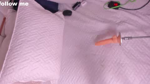 Snapshot of missjuliaa_ chatting on February 27, 9:32 am A N N Y online show from February 27, 9:32 am
