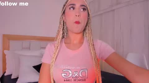 Snapshot of missjuliaa_ chatting on February 28, 7:25 pm A N N Y online show from February 28, 7:25 pm