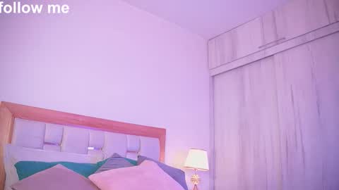 Snapshot of missjuliaa_ chatting on September 12, 3:17 am A N N Y online show from September 12, 3:17 am