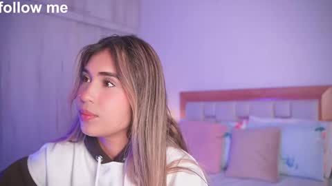 Snapshot of missjuliaa_ chatting on September 19, 3:08 am A N N Y online show from September 19, 3:08 am