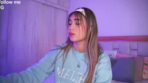 Snapshot of missjuliaa_ chatting on September 24, 11:46 am A N N Y online show from September 24, 11:46 am