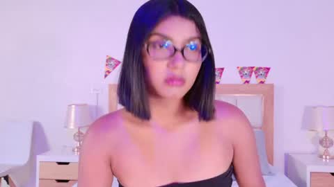Snapshot of missjuliaa_ chatting on July 7, 7:07 pm A N N Y online show from July 7, 7:07 pm