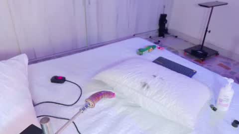 Snapshot of missjuliaa_ chatting on July 16, 9:10 pm A N N Y online show from July 16, 9:10 pm