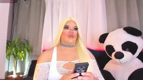 Snapshot of misskassandraa_ chatting on July 21, 12:35 am kassandra lazcano online show from July 21, 12:35 am