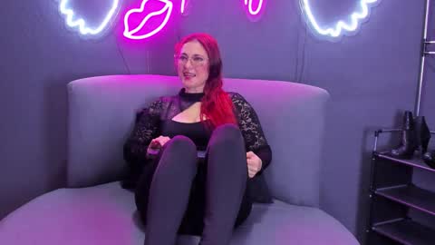 misskathyfox online show from October 19, 11:33 am