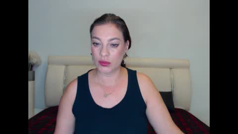 Khloe online show from November 9, 7:01 pm