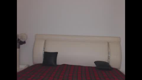 Snapshot of misskhloe chatting on January 12, 6:35 pm Khloe online show from January 12, 6:35 pm