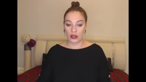 Snapshot of misskhloe chatting on February 13, 7:54 pm Khloe online show from February 13, 7:54 pm