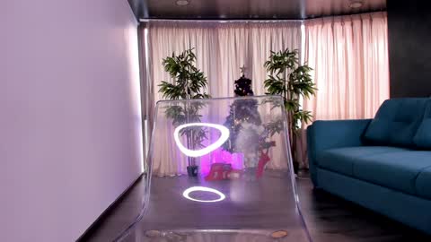 Snapshot of misskiarra chatting on January 4, 9:00 am misskiarra online show from January 4, 9:00 am