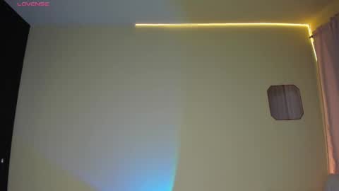 Kimberly Alejandra online show from April 28, 11:32 pm