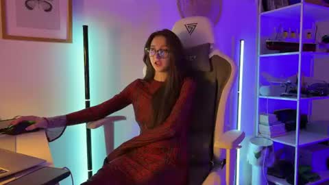 misslalii online show from July 7, 1:48 pm