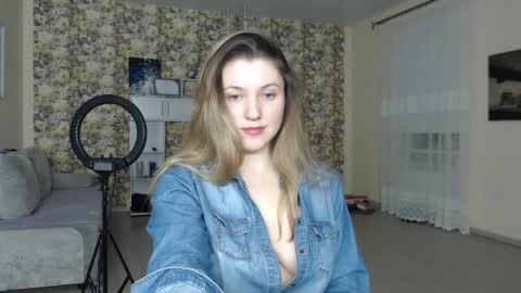 Snapshot of missliliian chatting on February 14, 8:05 pm MissLi online show from February 14, 8:05 pm