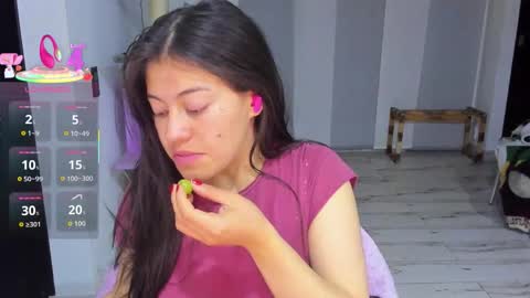 missloren333 online show from December 16, 7:24 am