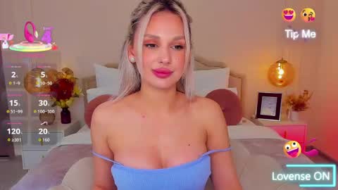 Snapshot of misslou_ chatting on May 6, 5:14 am Lou online show from May 6, 5:14 am