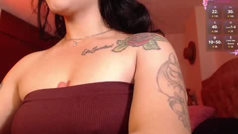 Snapshot of missmariana_ chatting on April 9, 11:43 pm missmariana_ online show from April 9, 11:43 pm