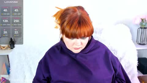 Snapshot of missmayaqueen chatting on February 25, 10:03 am Maya online show from February 25, 10:03 am