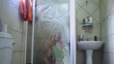 Snapshot of missmeandre chatting on March 4, 10:46 am 4bdn couple online show from March 4, 10:46 am