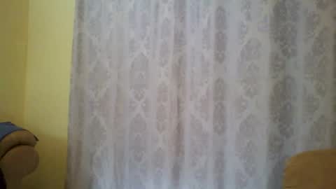 Snapshot of missmeandre chatting on March 4, 1:49 pm 4bdn couple online show from March 4, 1:49 pm