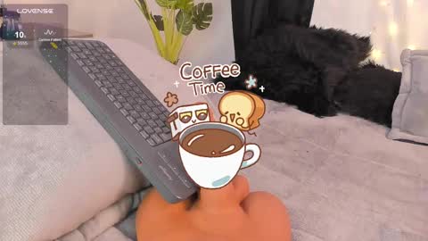 Snapshot of missmeegan_ chatting on March 5, 1:06 pm Alejandra online show from March 5, 1:06 pm