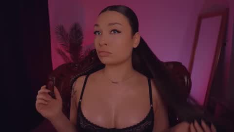 Snapshot of missmerciless chatting on February 23, 5:45 am LUXXANDRA online show from February 23, 5:45 am