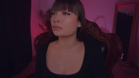 Snapshot of missmerciless chatting on February 25, 8:25 am LUXXANDRA online show from February 25, 8:25 am