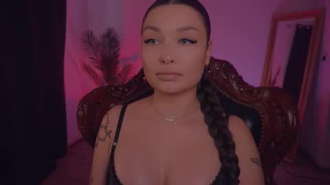 Snapshot of missmerciless chatting on February 26, 9:21 am LUXXANDRA online show from February 26, 9:21 am