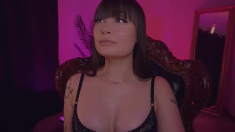 Snapshot of missmerciless chatting on March 1, 9:29 am LUXXANDRA online show from March 1, 9:29 am