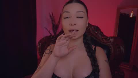 Snapshot of missmerciless chatting on March 12, 6:29 am LUXXANDRA online show from March 12, 6:29 am