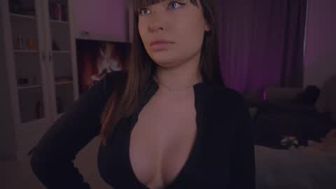 LUXXANDRA online show from March 4, 6:19 am