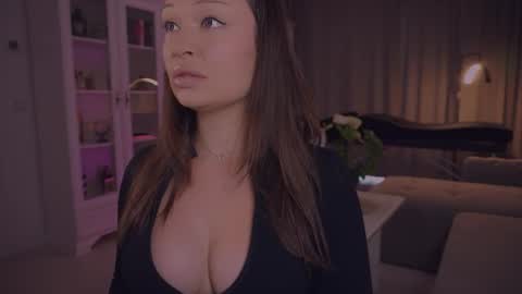 LUXXANDRA online show from July 21, 7:11 am