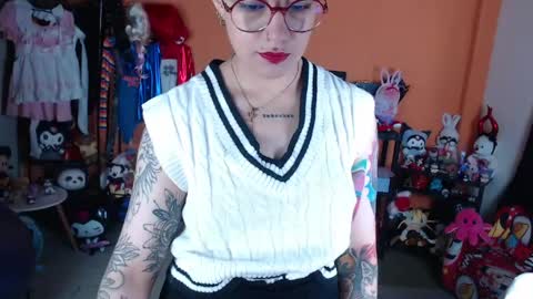 Snapshot of missmia2 chatting on May 13, 1:19 pm Miss Mia online show from May 13, 1:19 pm