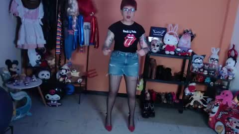 Snapshot of missmia2 chatting on June 9, 10:21 pm Miss Mia online show from June 9, 10:21 pm