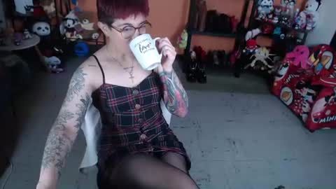 Snapshot of missmia2 chatting on June 15, 1:02 pm Miss Mia online show from June 15, 1:02 pm