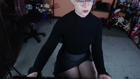 Snapshot of missmia2 chatting on July 4, 12:11 pm Miss Mia online show from July 4, 12:11 pm