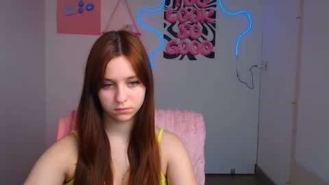 Mia online show from December 18, 6:47 pm