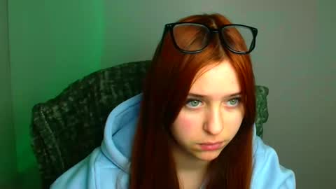 Mia online show from February 4, 12:33 pm