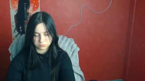 Mia online show from April 29, 11:25 am