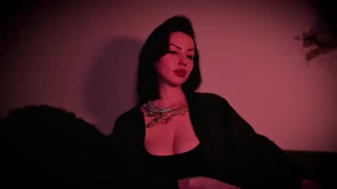   online show from November 17, 4:46 pm