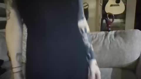 Snapshot of missmoonmagic13 chatting on October 17, 3:53 am Maxxx online show from October 17, 3:53 am