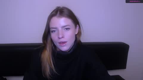 Snapshot of missoliviaa_ chatting on December 13, 11:02 am Olivia online show from December 13, 11:02 am