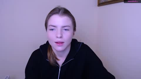 Snapshot of missoliviaa_ chatting on January 18, 7:28 am Olivia online show from January 18, 7:28 am