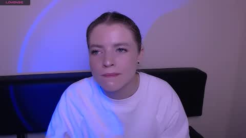 Snapshot of missoliviaa_ chatting on November 1, 8:27 am Olivia online show from November 1, 8:27 am