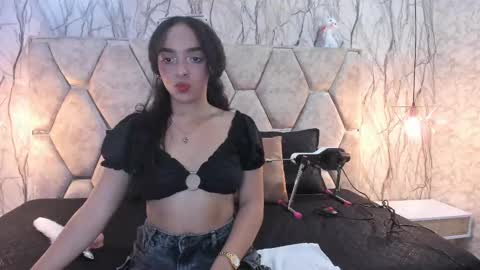 Sara  online show from January 5, 5:41 pm