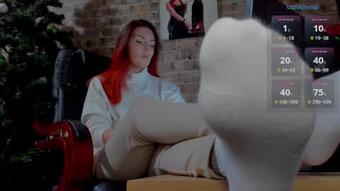 Snapshot of misspetitevenus chatting on February 1, 6:54 am Miss Venus online show from February 1, 6:54 am